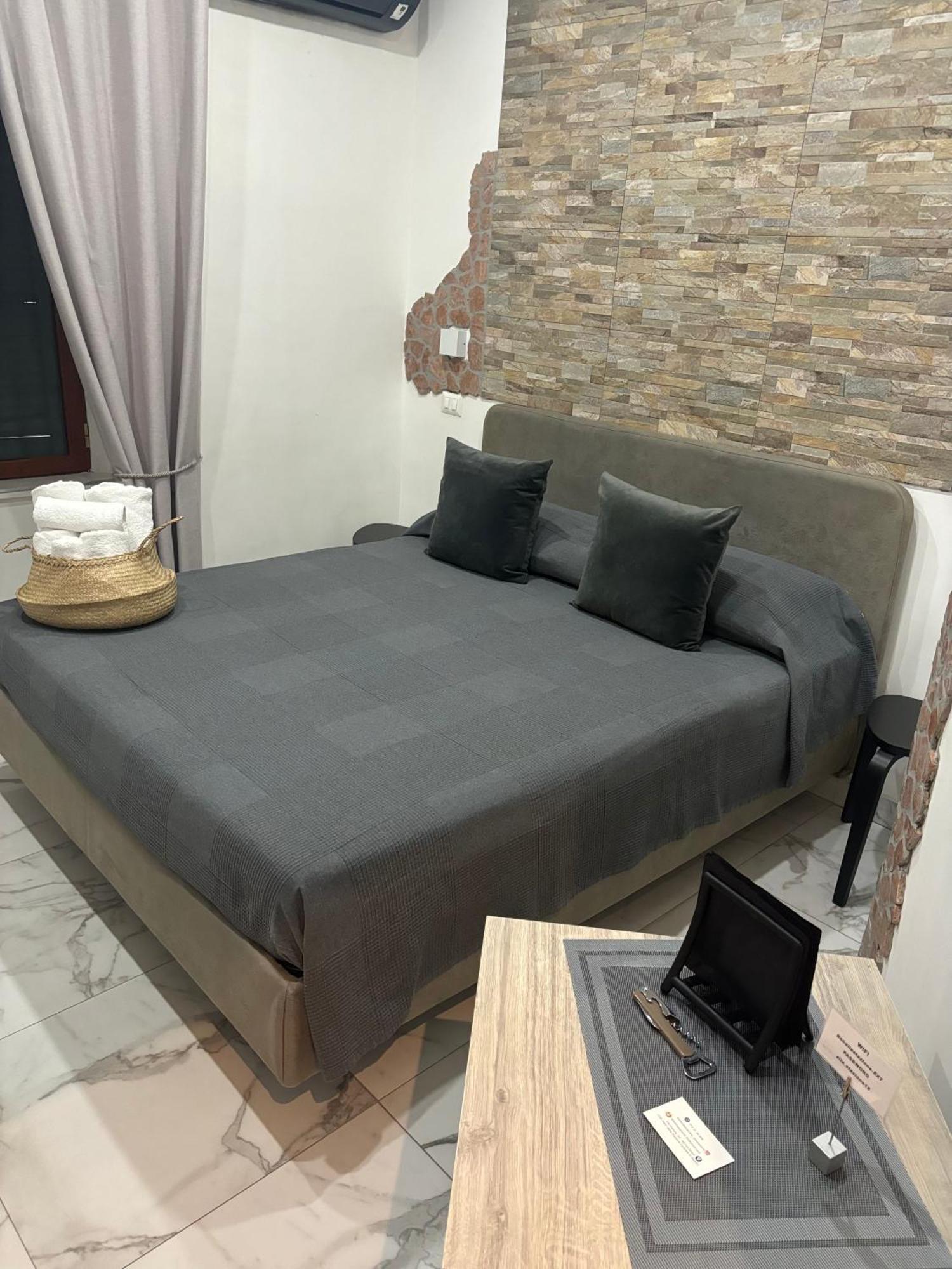 B&B Alla Stazione Наполи Екстериор снимка