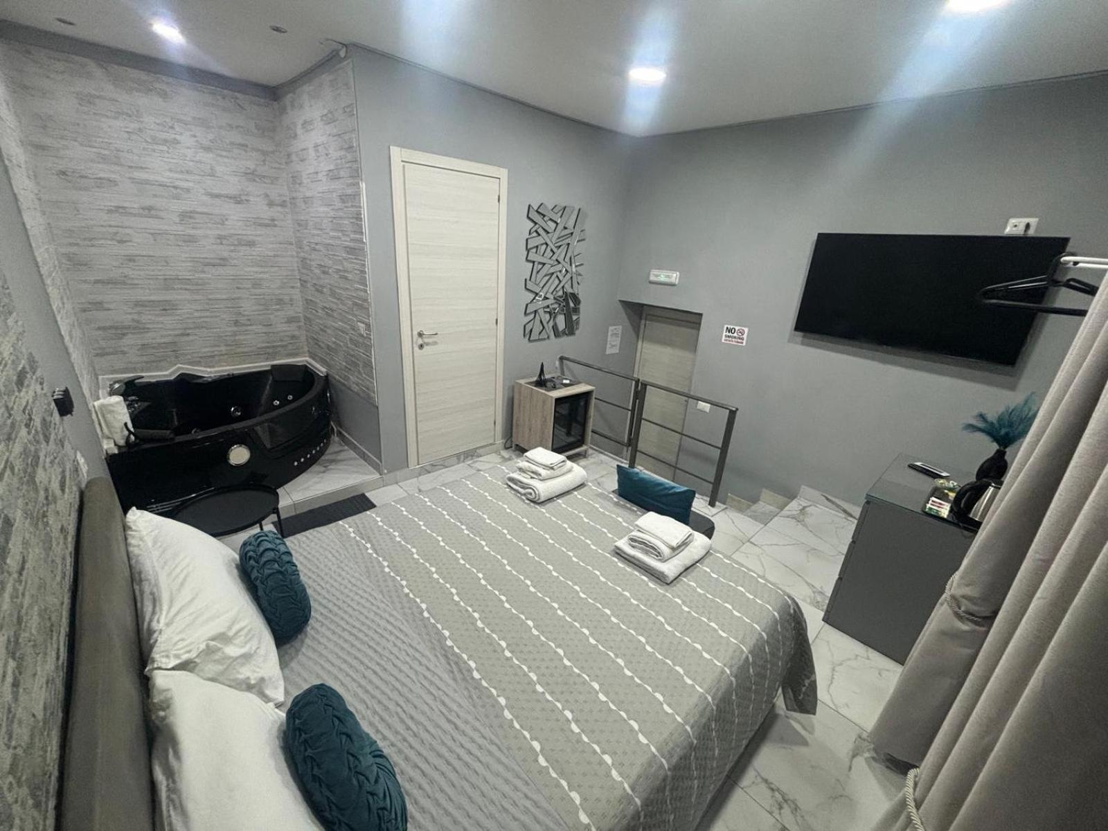 B&B Alla Stazione Наполи Екстериор снимка
