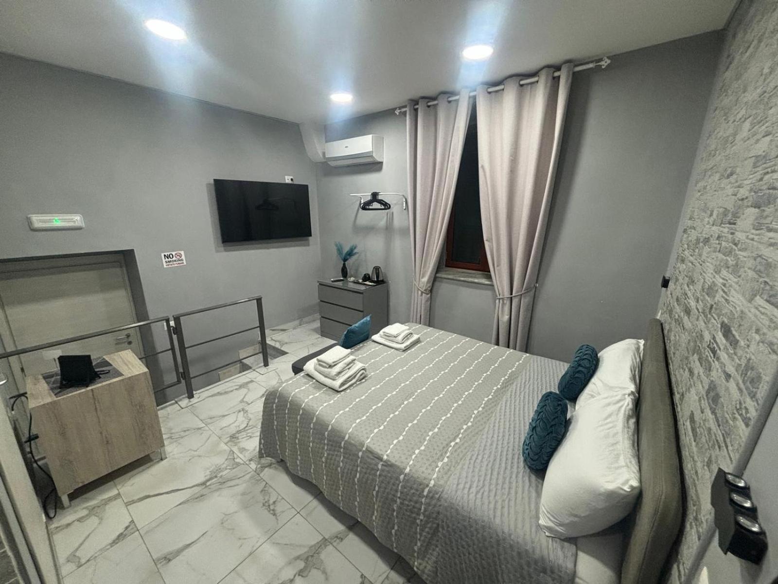 B&B Alla Stazione Наполи Екстериор снимка