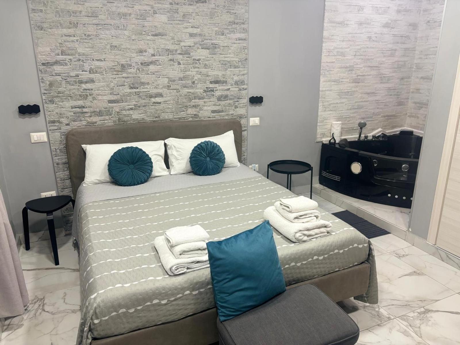 B&B Alla Stazione Наполи Екстериор снимка