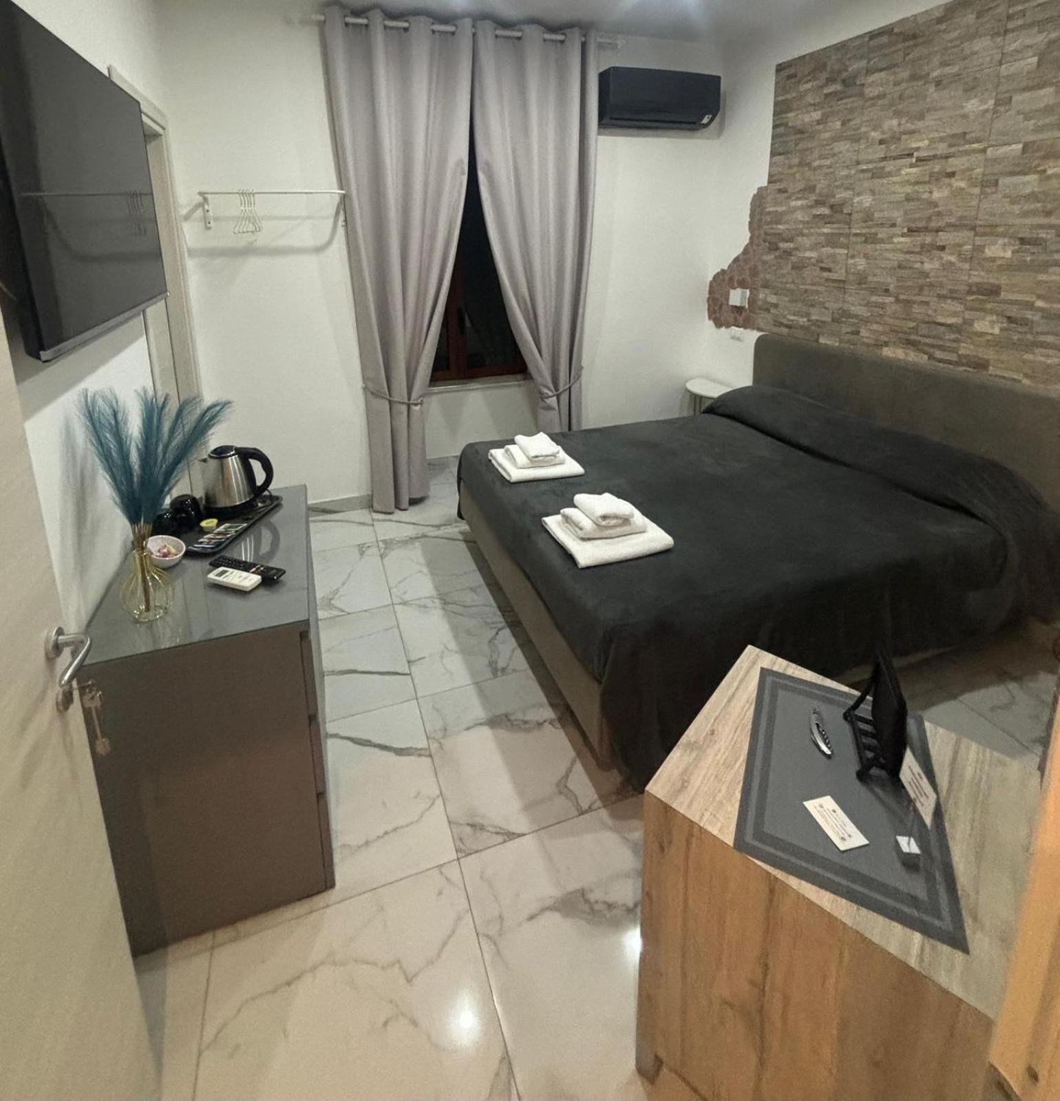 B&B Alla Stazione Наполи Екстериор снимка