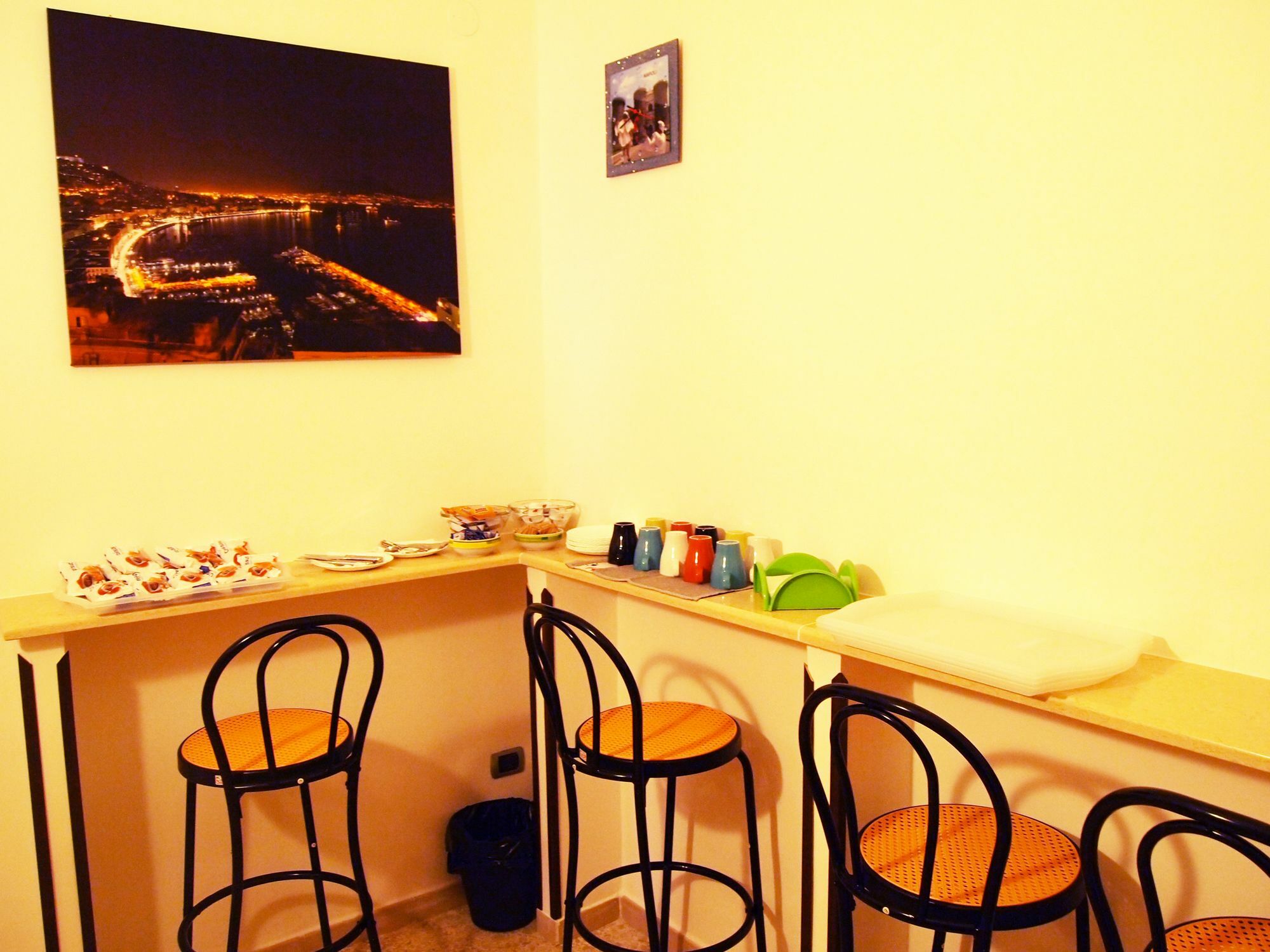 B&B Alla Stazione Наполи Екстериор снимка